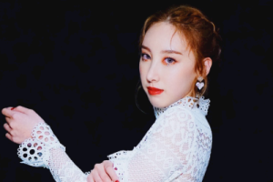 小蓝背心《我怕来者不是你吉他谱》C调弹唱六线谱