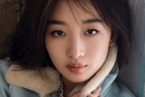 周冬雨《不完美女孩吉他谱》G调原版六线谱