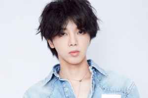 华晨宇《走一起去看日出吧吉他谱》C调原版六线谱