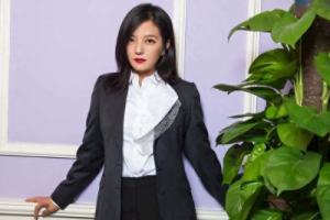 赵薇《来得及的明天吉他谱》A调原版弹唱谱