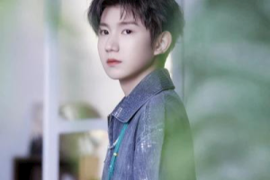 王源《最美的时光吉他谱》G调原版弹唱谱