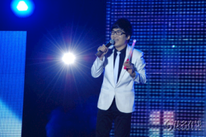 曾春年《最幸福的人吉他谱》C调原版六线谱