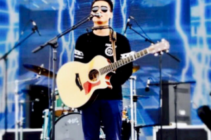 飞翔吉他谱-海先生《飞翔》G调图片谱-原版弹唱谱