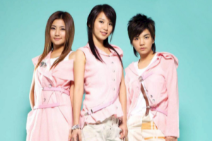 SHE《爱我的资格吉他谱》C调原版弹唱谱