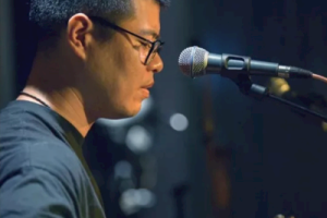 纣王老胡《十字路口吉他谱》C调原版六线谱