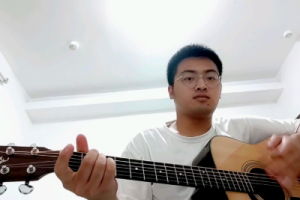 东城卫《在你离开的那一天吉他谱》C调原版弹唱谱