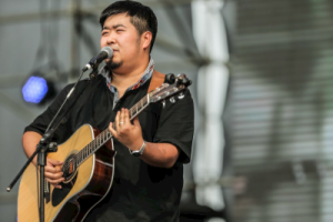 宋冬野《悲了伤的老王吉他谱》D调原版弹唱谱