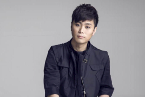 雨宗林《过期爱情吉他谱》C调原版六线谱