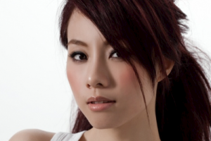 邓丽欣《他不准我哭吉他谱》G调原版弹唱谱