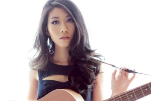 曲婉婷《爱的海洋吉他谱》C调原版六线谱