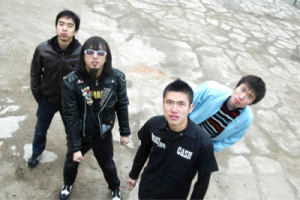 脑浊乐队《本地生活吉他谱》D调原版六线谱