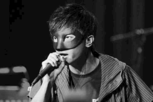 回音哥《请告诉她吉他谱》C调原版六线谱