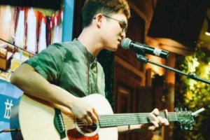 怪阿姨《羡慕风羡慕雨吉他谱》C调原版弹唱谱