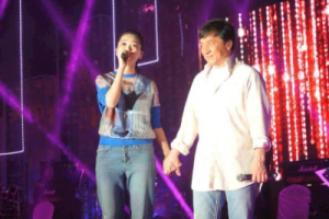 成龙/苏慧伦《在我生命中的每一天吉他谱》C调原版六线谱