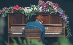 强风大背头钢琴谱-歌爱雪-高清独奏五线谱