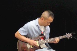 军哥BM2《我的心痛你不懂吉他谱》G调原版六线谱