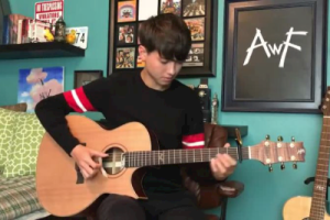 周小双《我是人间限量版吉他谱》C调原版六线谱