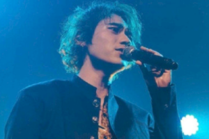 杨小壮《爱情堡垒吉他谱》C调原版六线谱