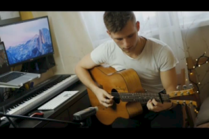 沈宁《还有多少个十年吉他谱》F调原版六线谱